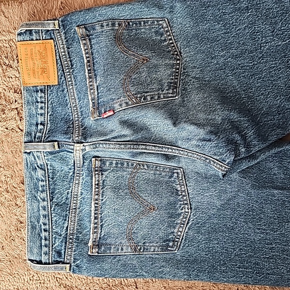 Levis jeans - Picture 3 of 9